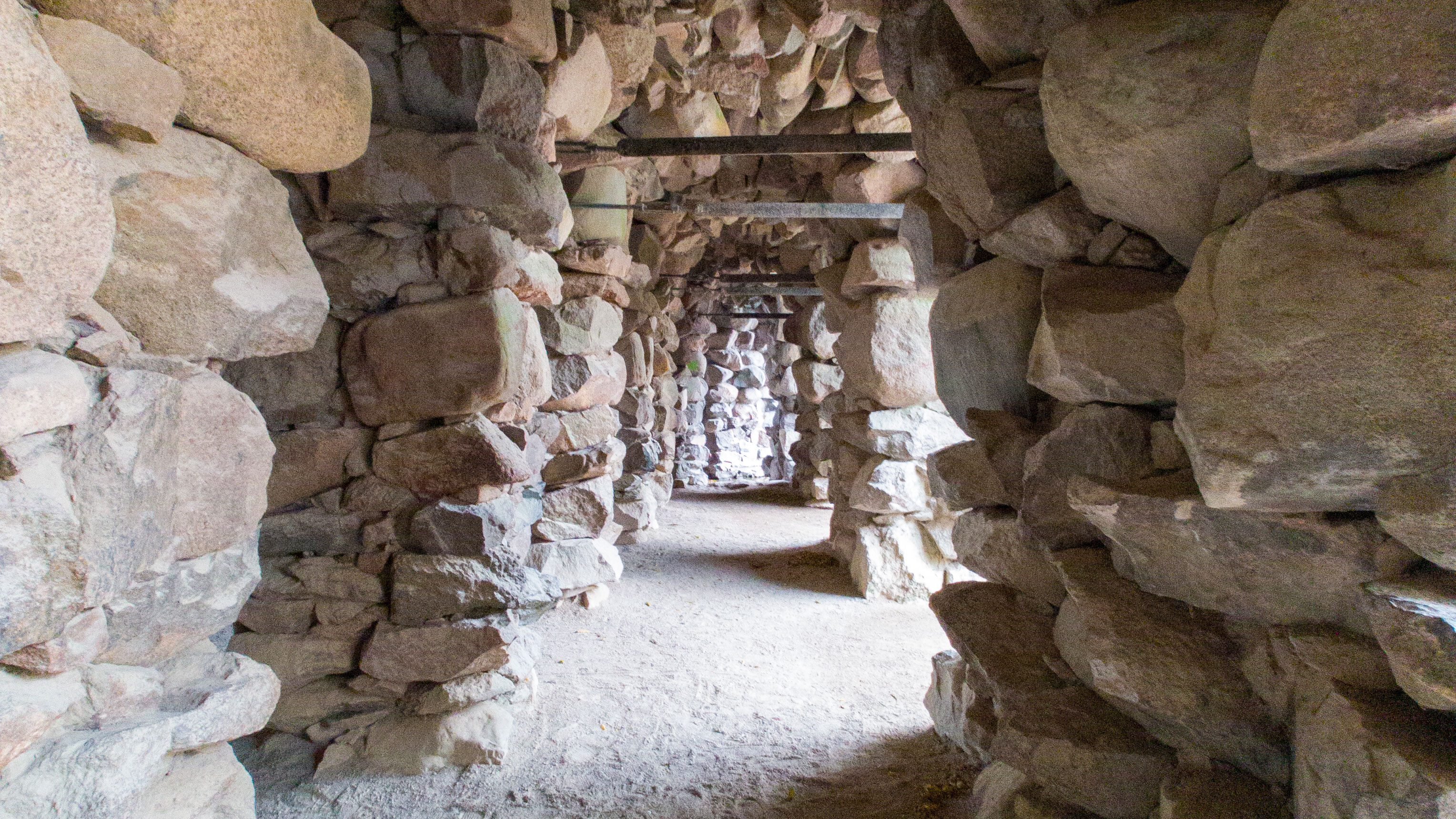 Was der Mensch so meint was eine Grotte ist!