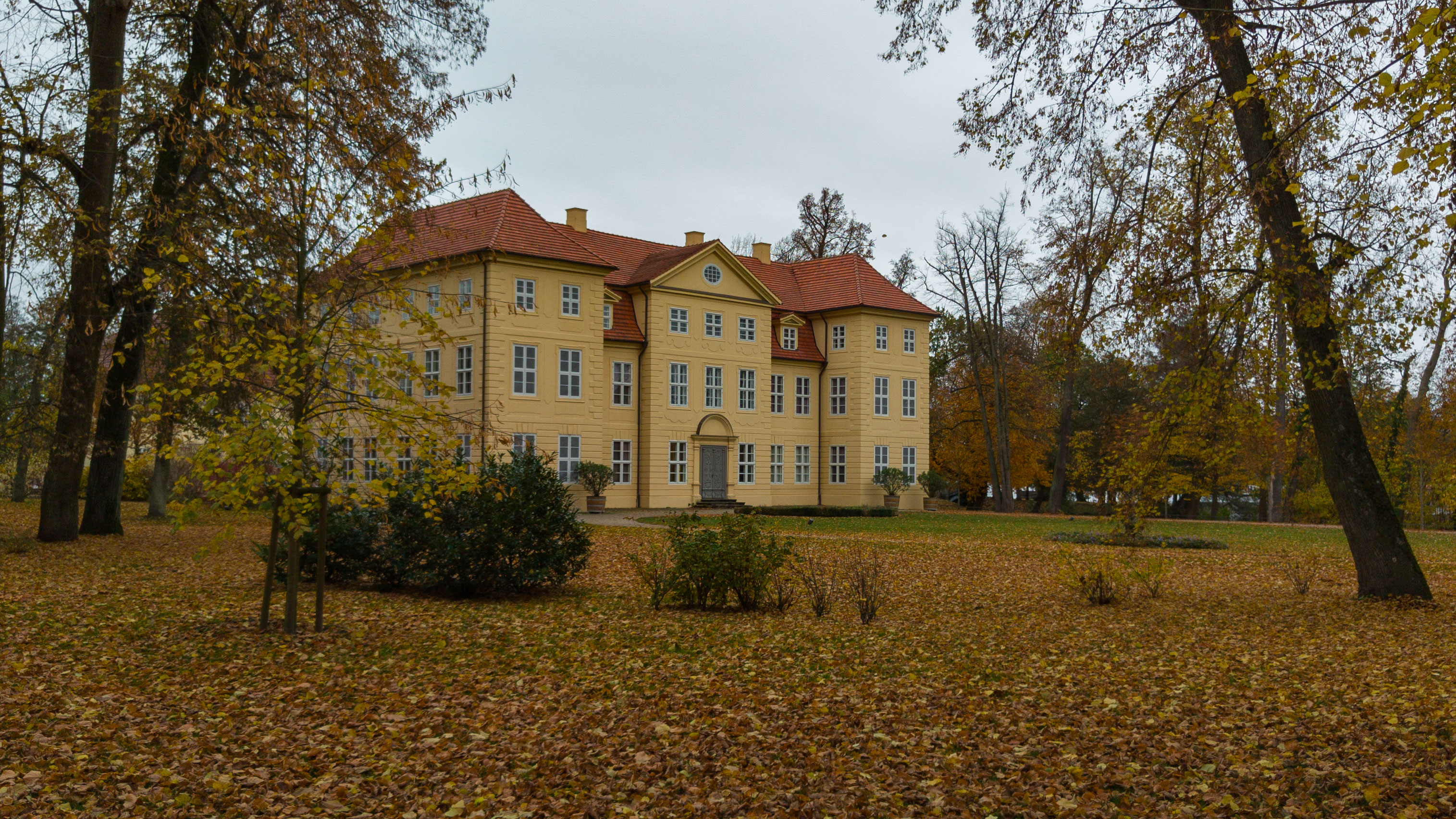 Die Gartenseite von Schloss Misow