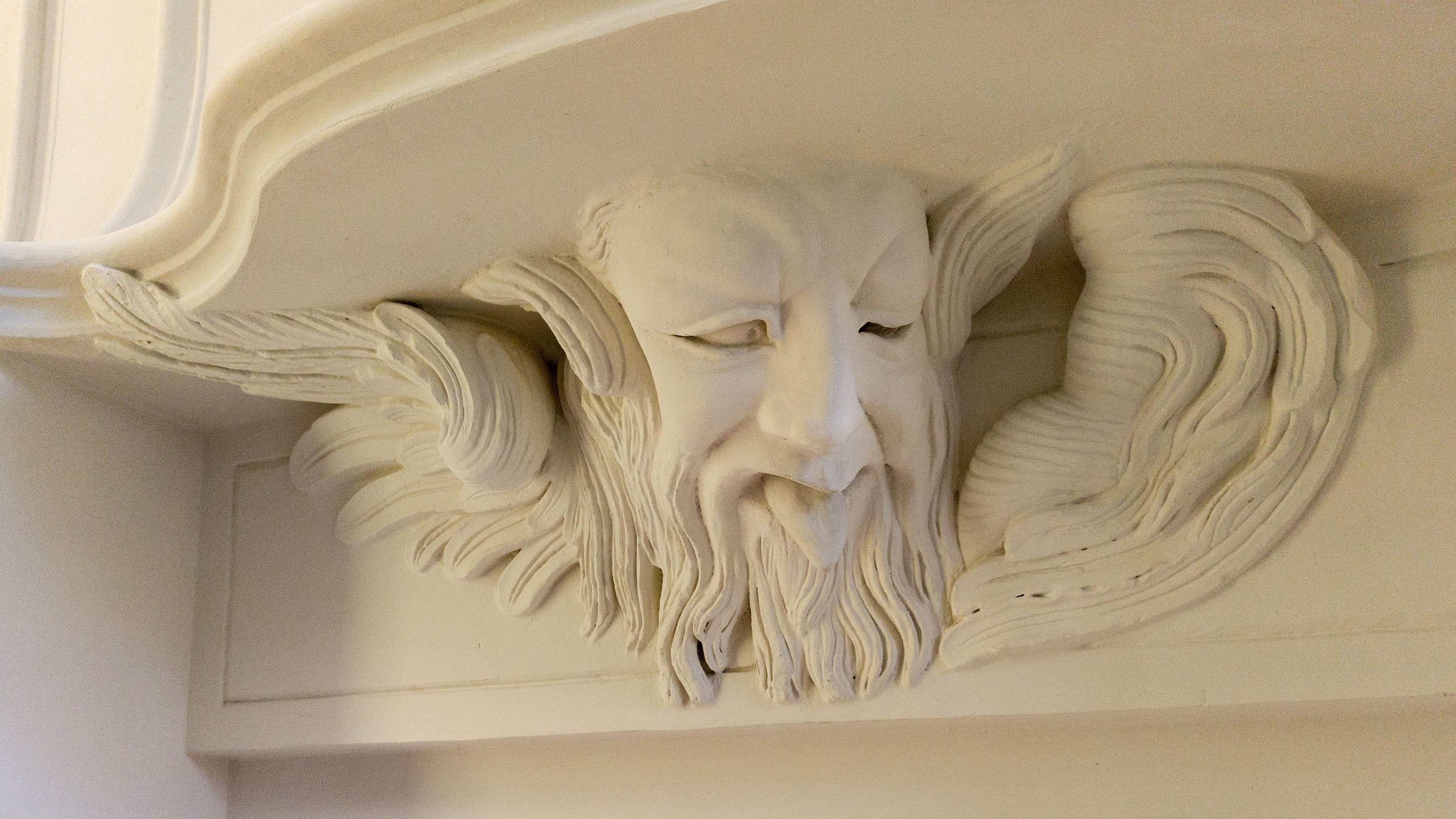 Der Nordwind über einem Falschen Kamin