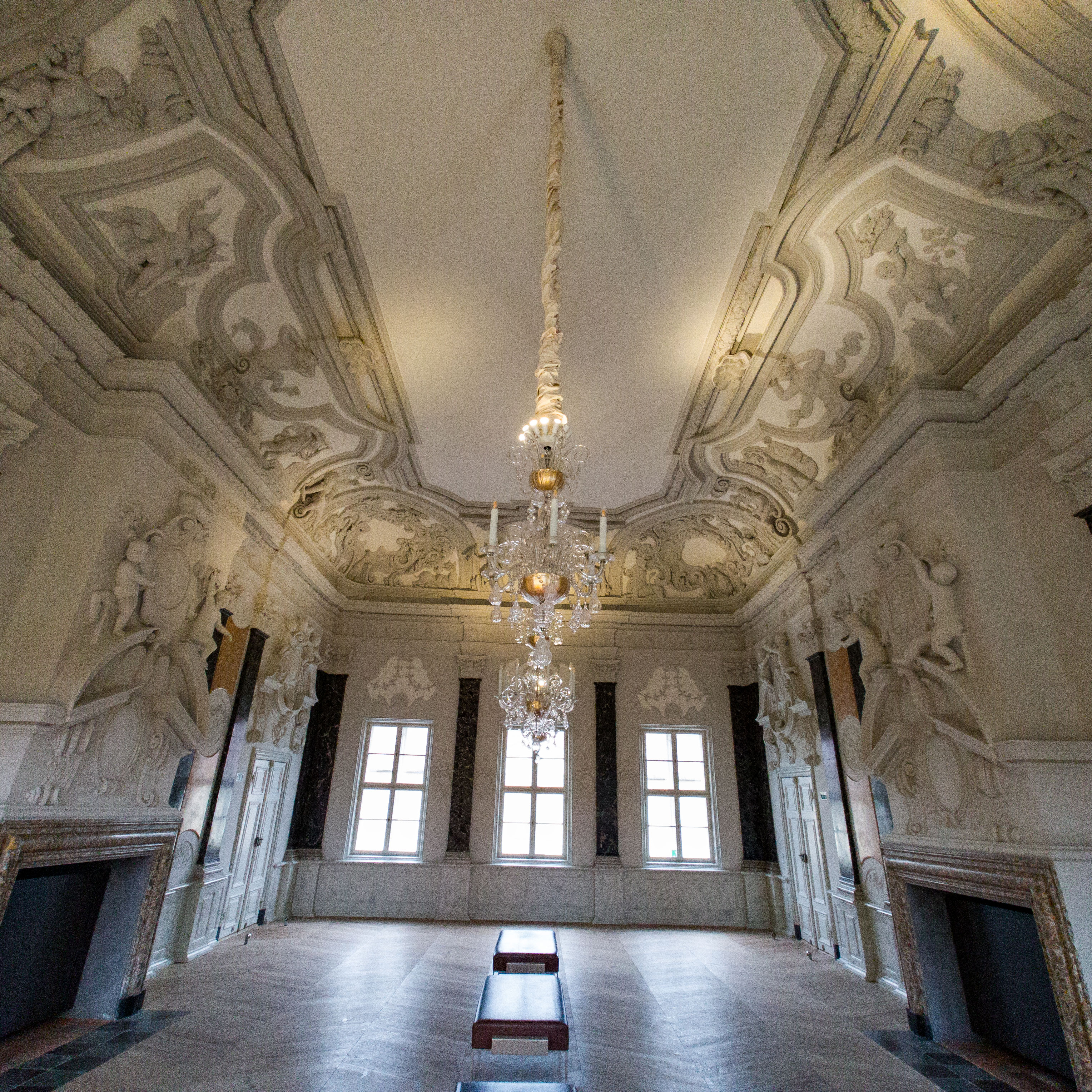 Ein Rokoko Saal in dem man gerne Feiern würde