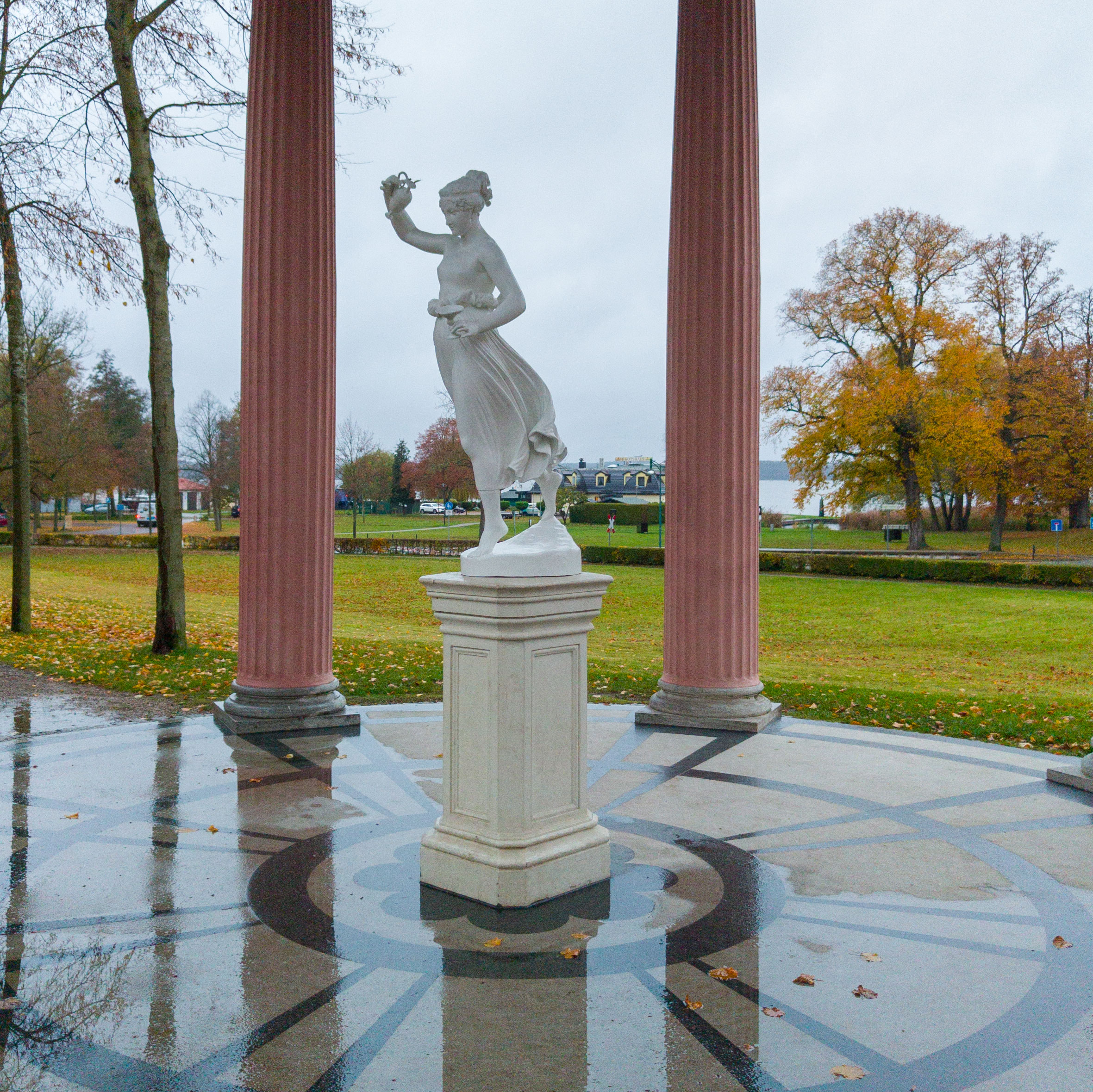 Eine Göttin im Tempel