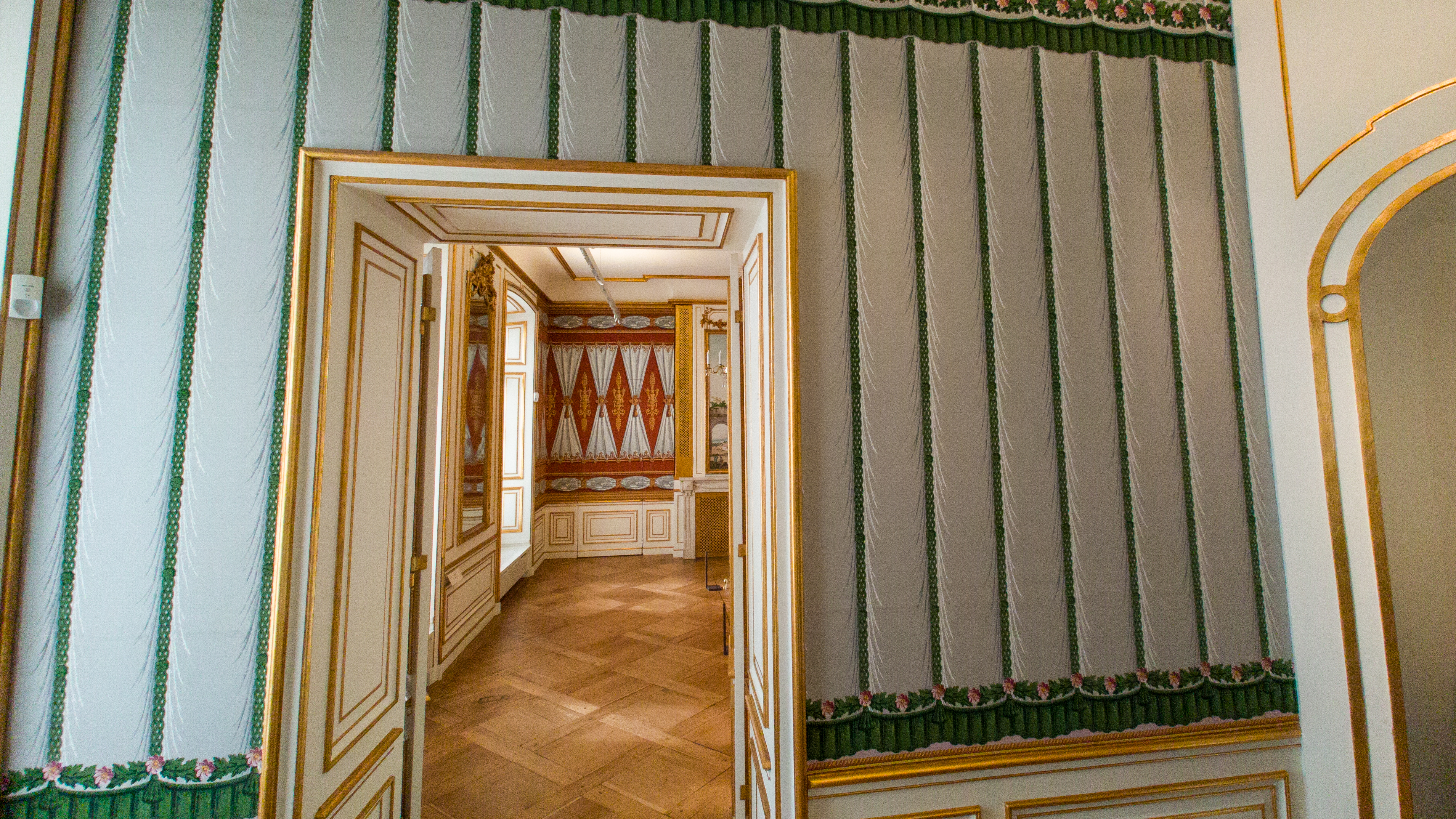 Handgedruckte Papiertapeten