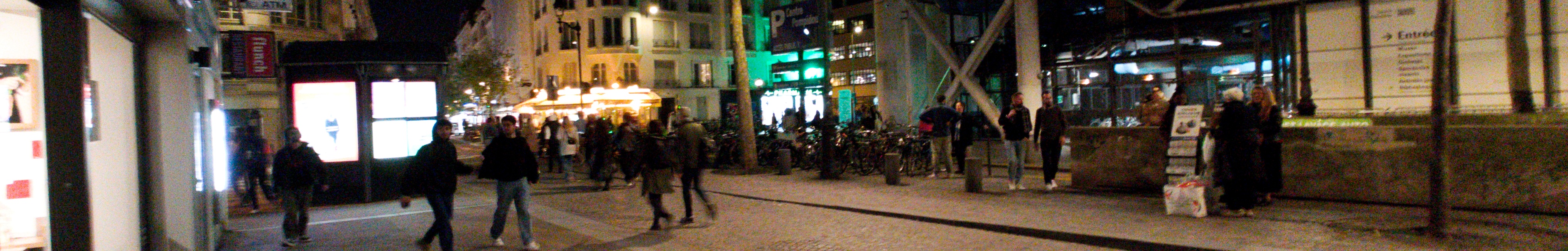 Abendliches Treiben am Centre Pompiedou