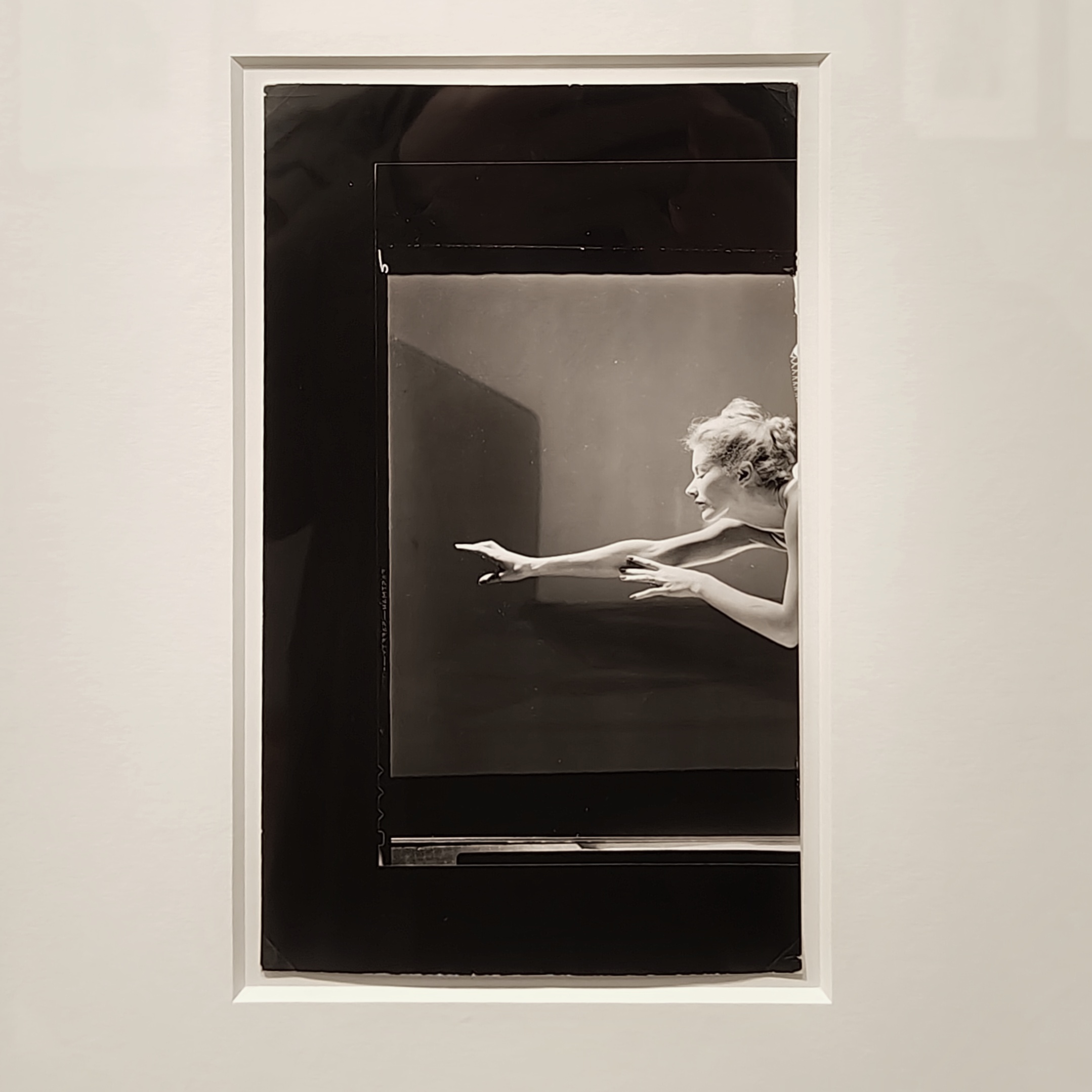  Lisa Fonssagrives-Penn fast schwimmend