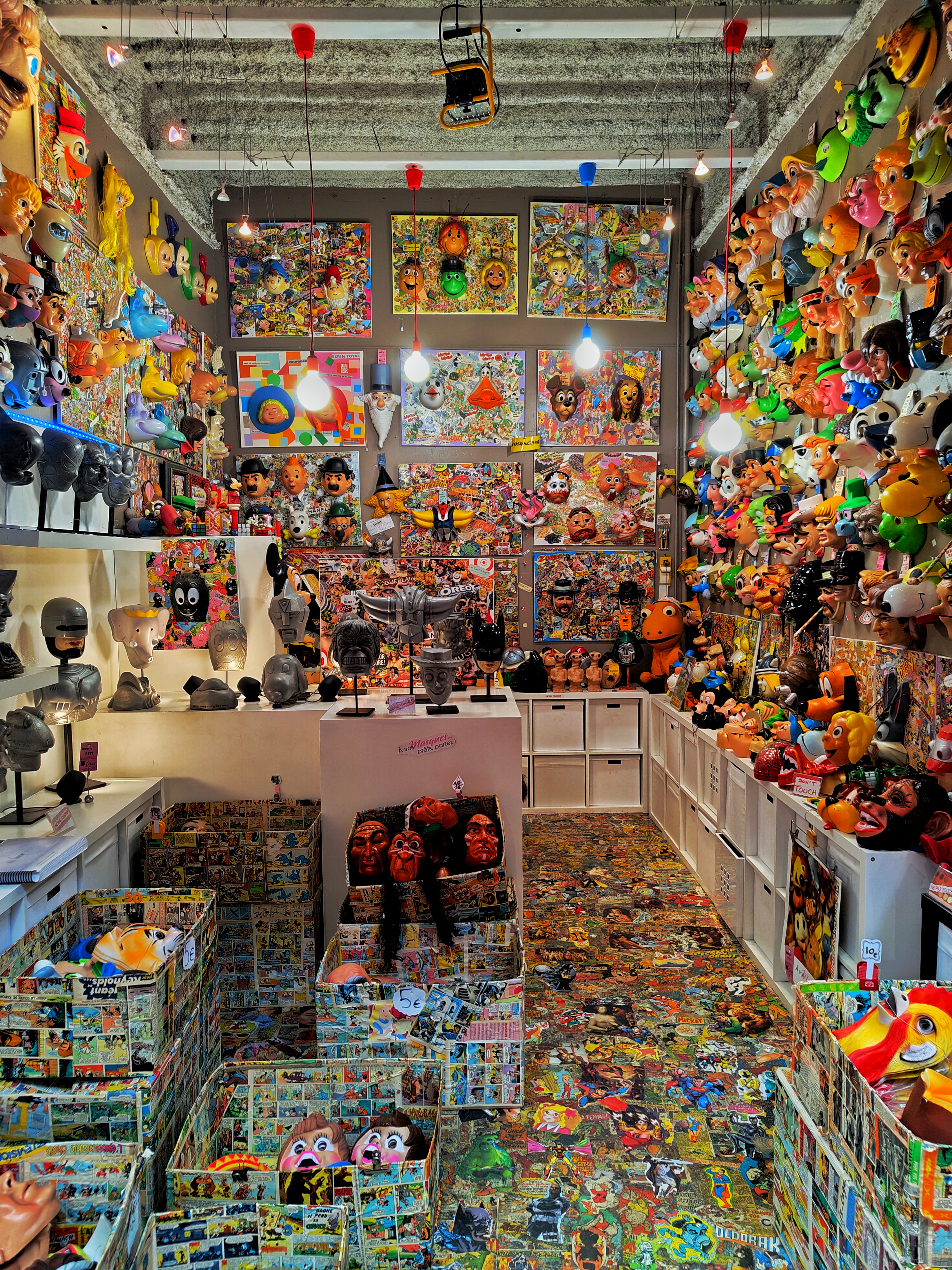 “Marché aux Puces de Paris Saint-Ouen”