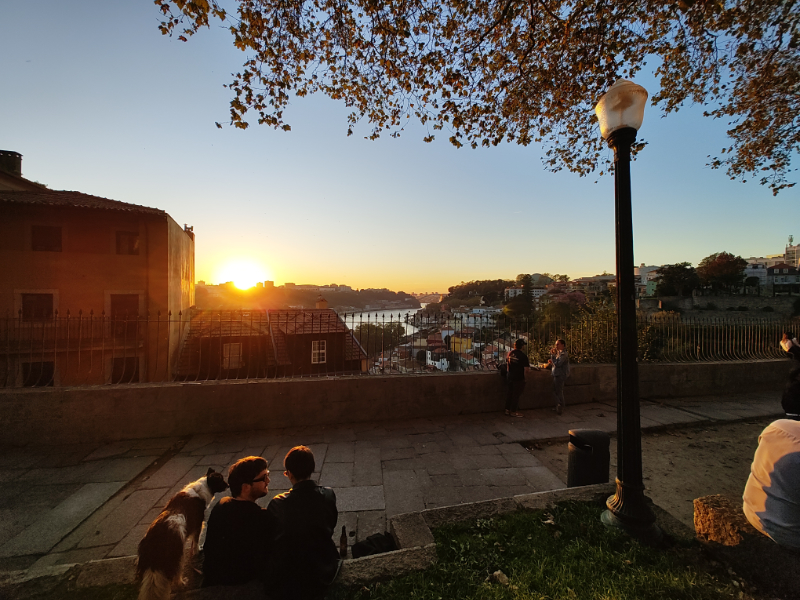 Ein perfekter Ort für den Sonnenuntergang