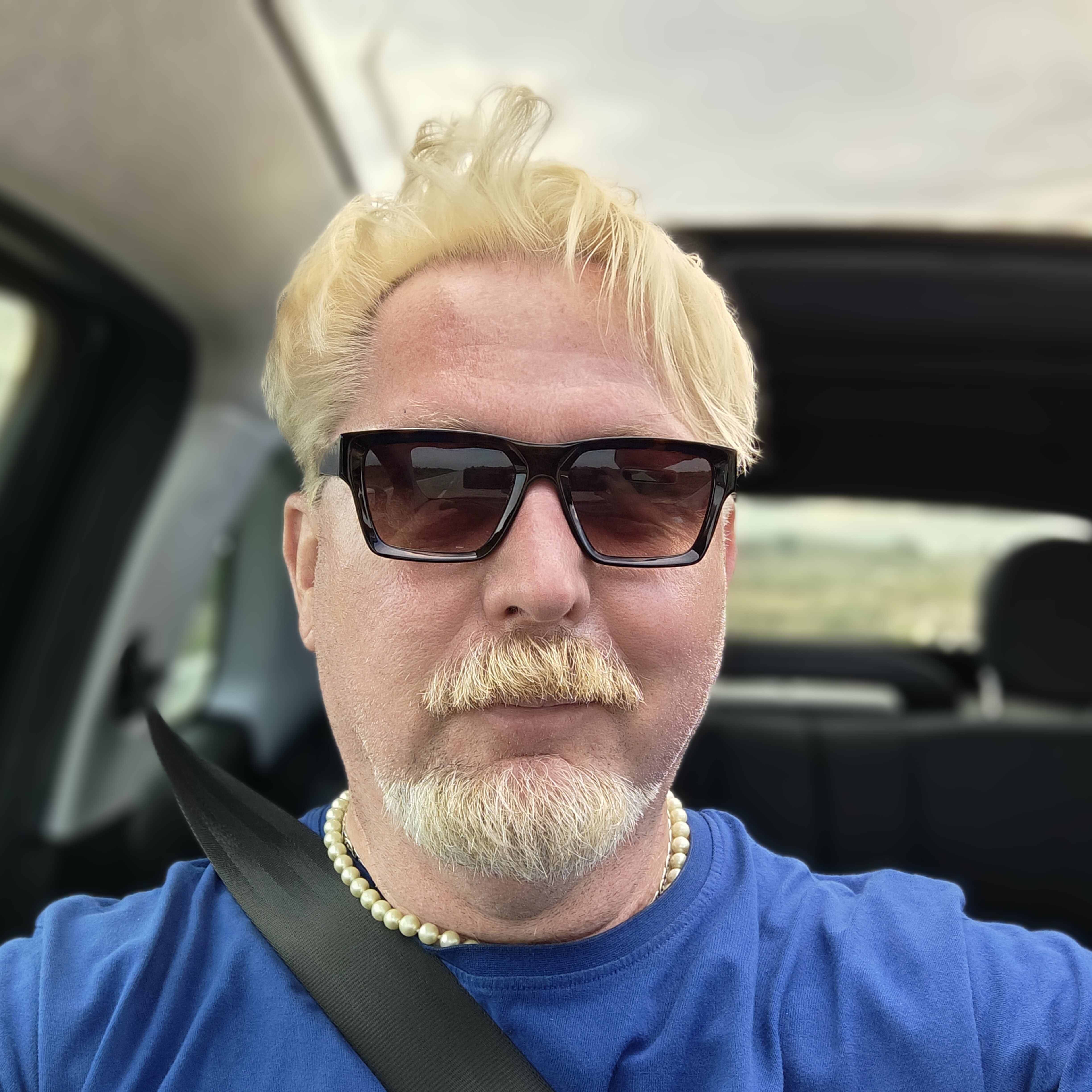 Oben ohne im späten Sommer