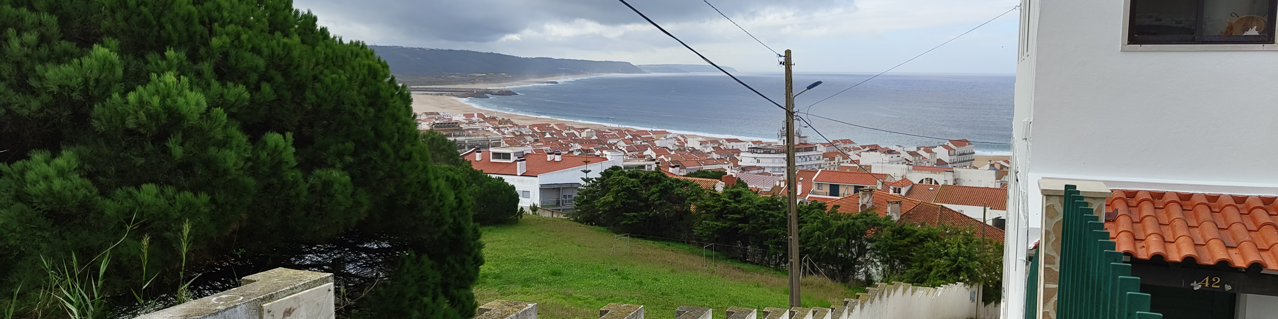 Nach dem aufklaren die wilden Wellen in der Bucht