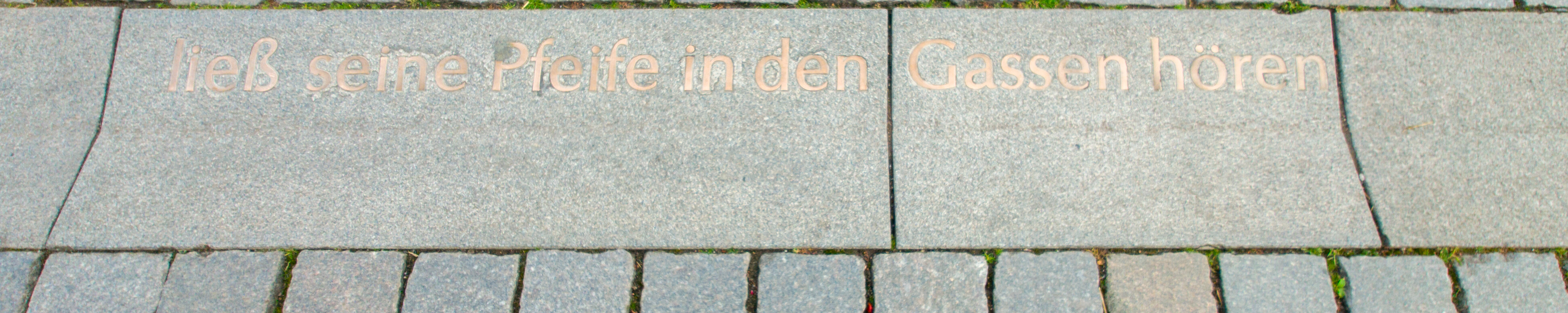 Einer der vielen Textfragmente in den Rinnsalen