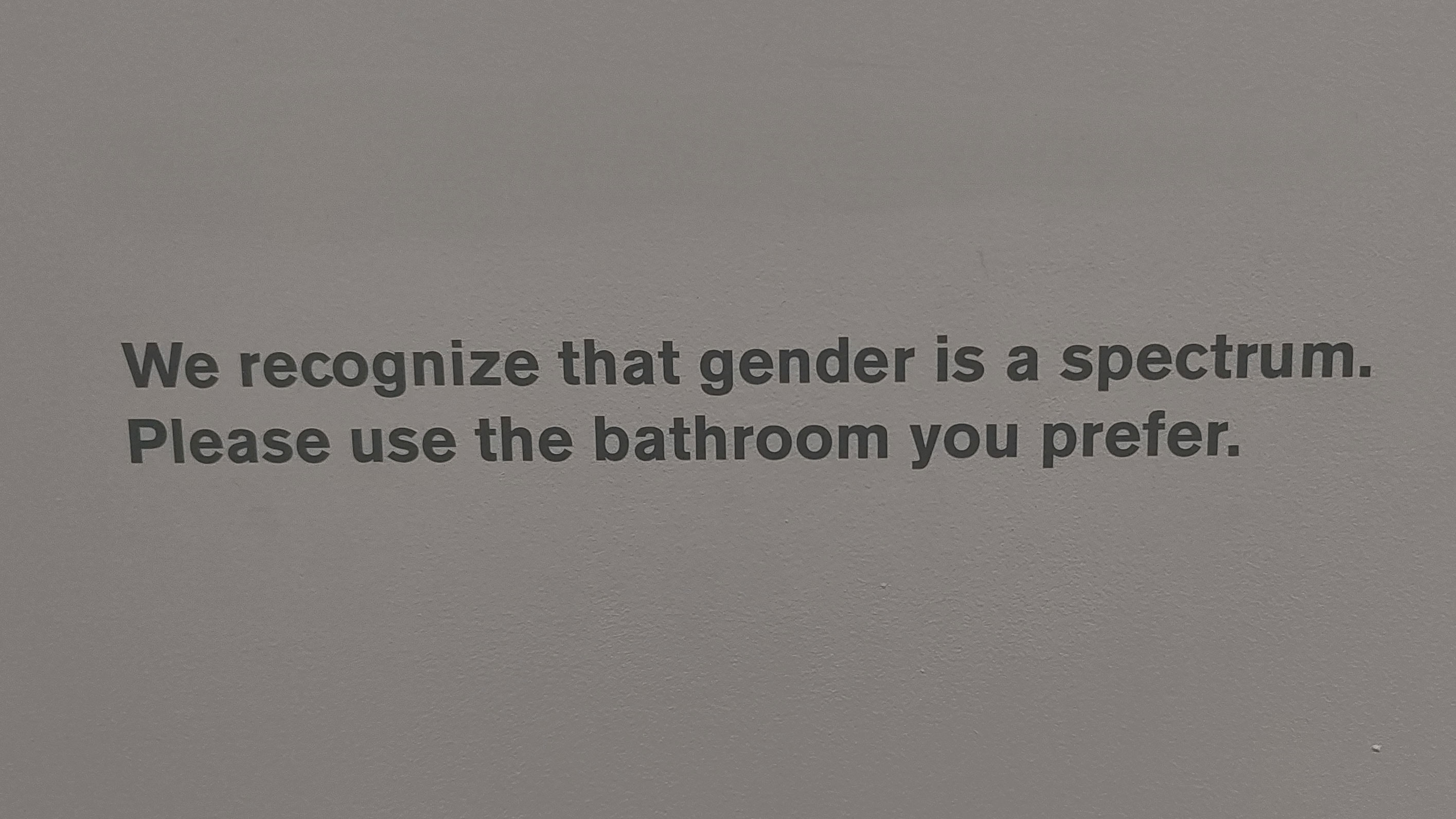 Der Spruch über den Wasserspendern 