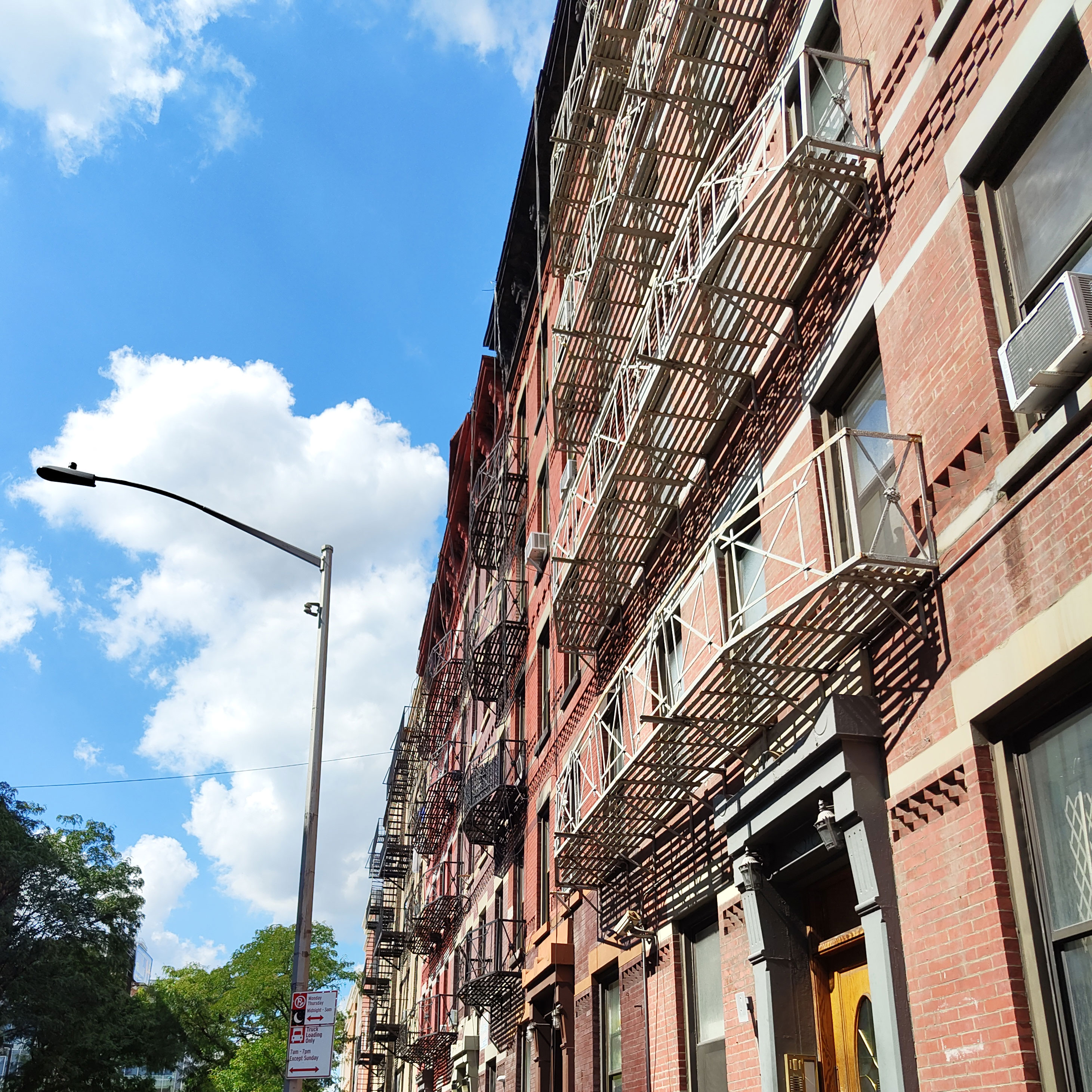 Die Häuser der 49th St.