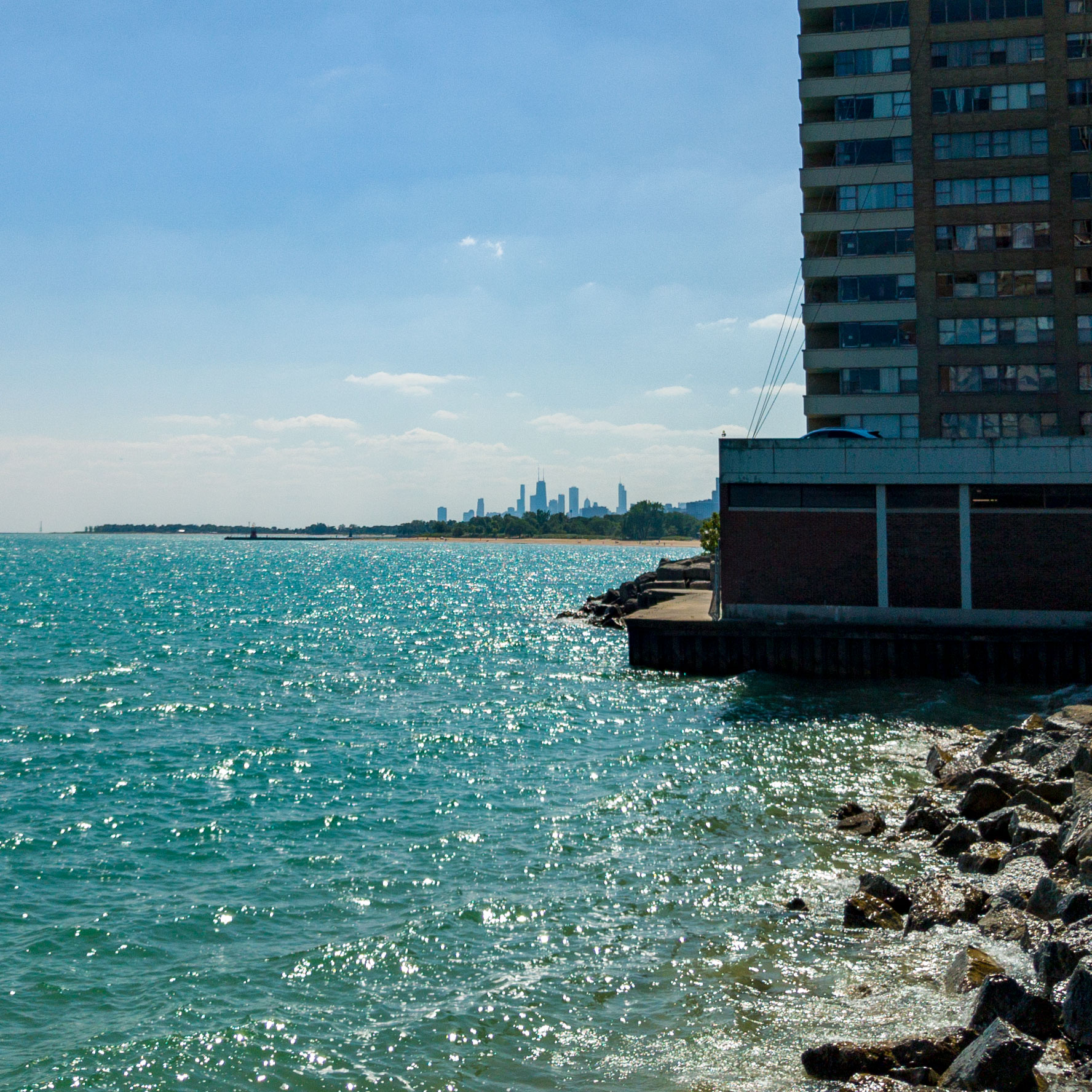 Lake Michigan mit Blick auf die Skyline von Chicago