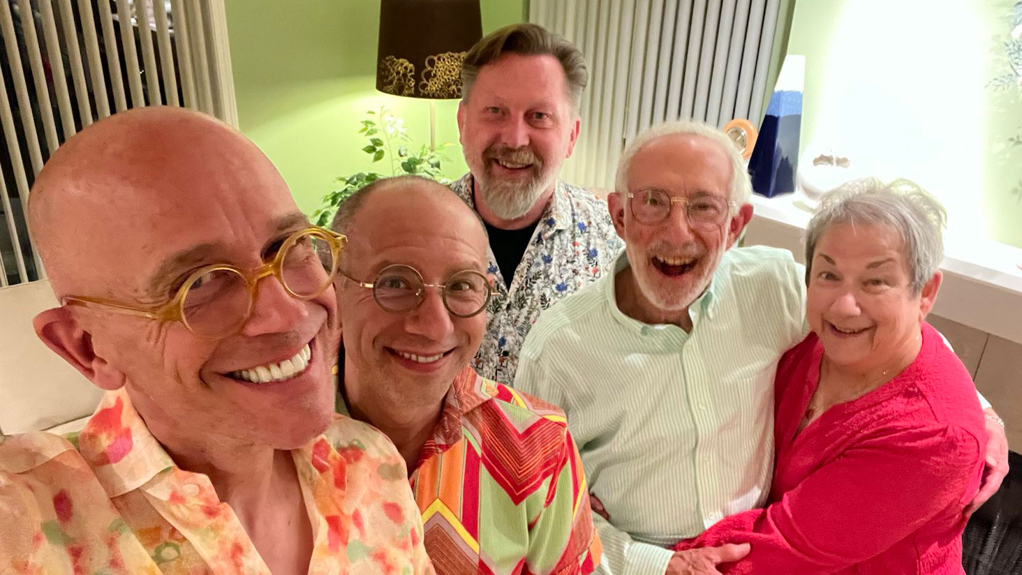 Euch allen ein Gutes Neues Jahr. D. &. G., me und J. & M. 