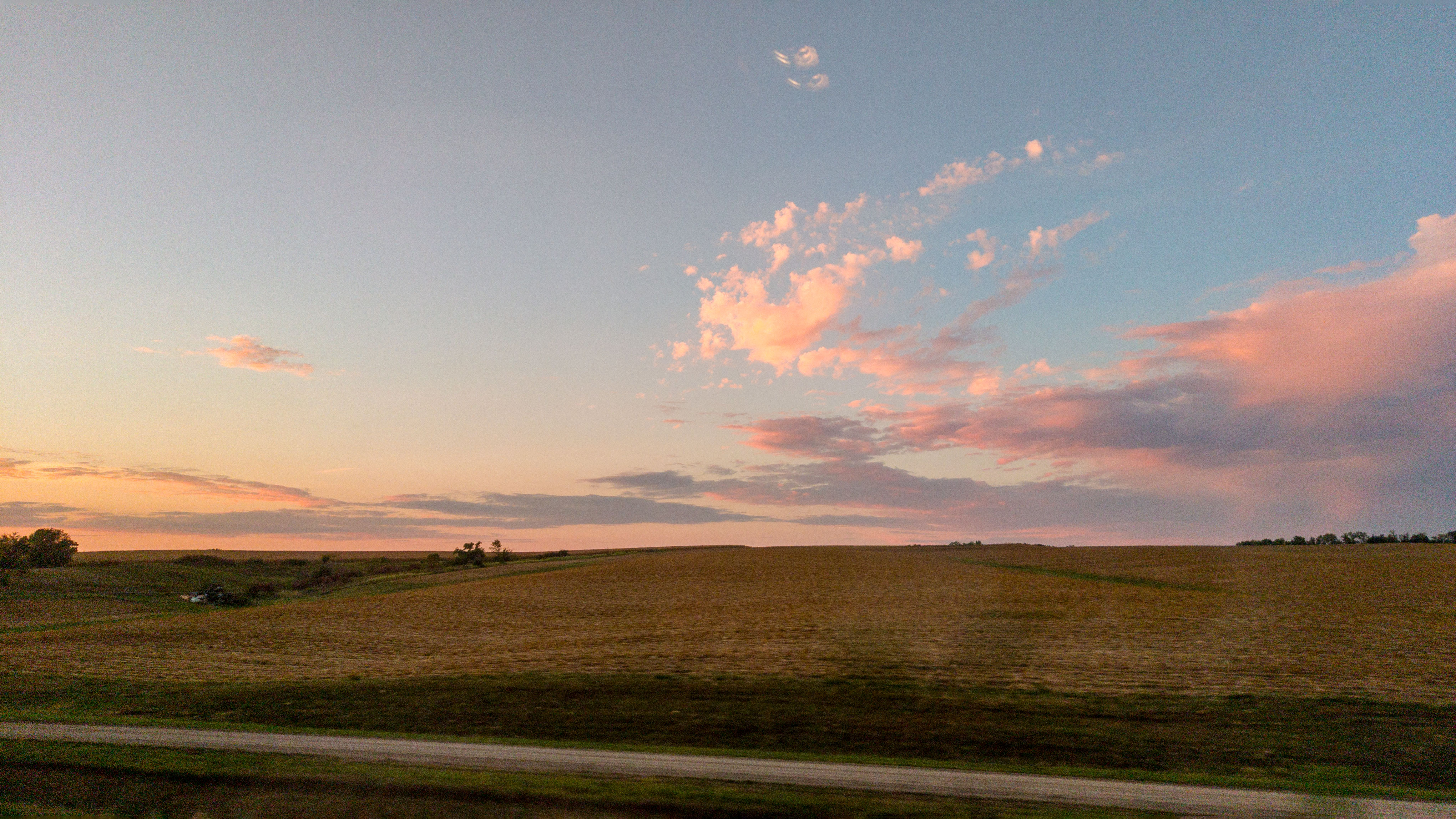 In den Abendhimmel hinein